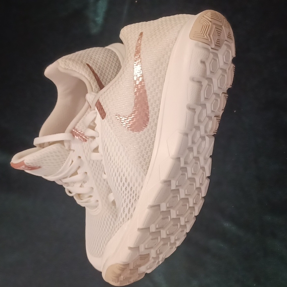 NWOT - Picture 2 of 6